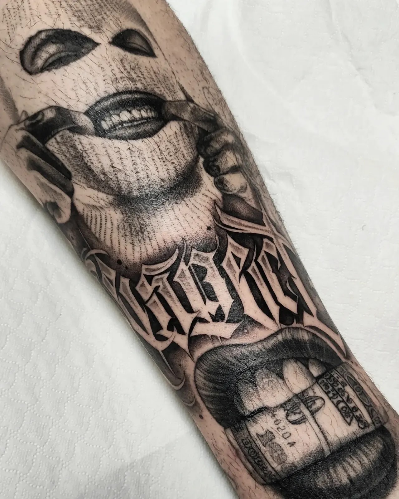 Tatuaggio Bumblebee Studio Bergamo